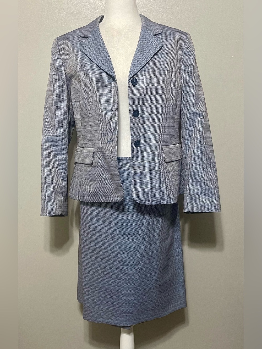 Kasper Women’s 16P Blue/gray Shimmer Polyester 2 Piece Skirt Suit Professional